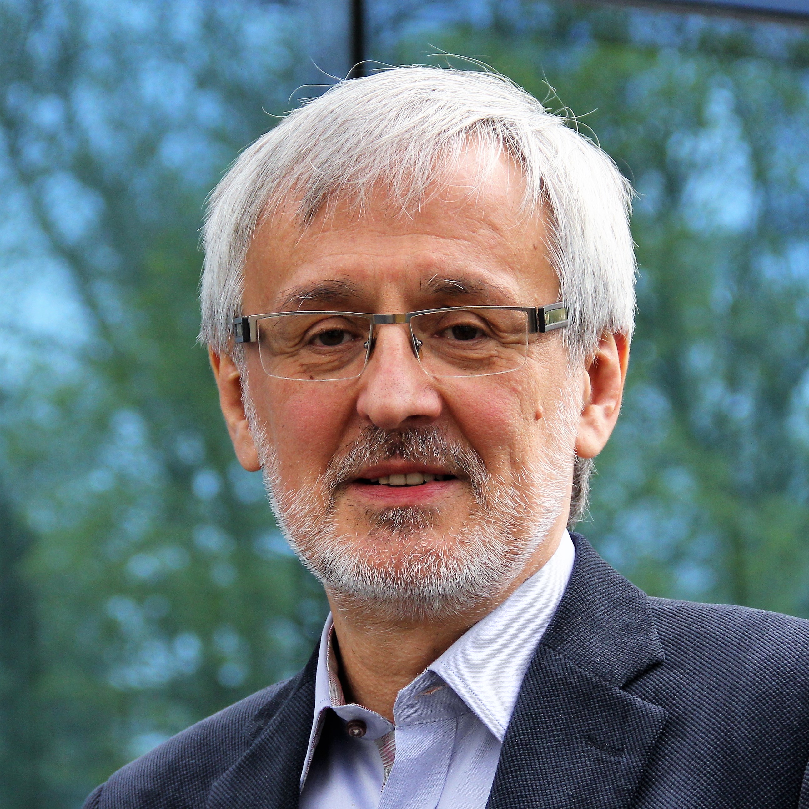 Ekspert ds. zrównoważonego rozwoju, wykładowca na Akademii Leona Koźmińskiego.