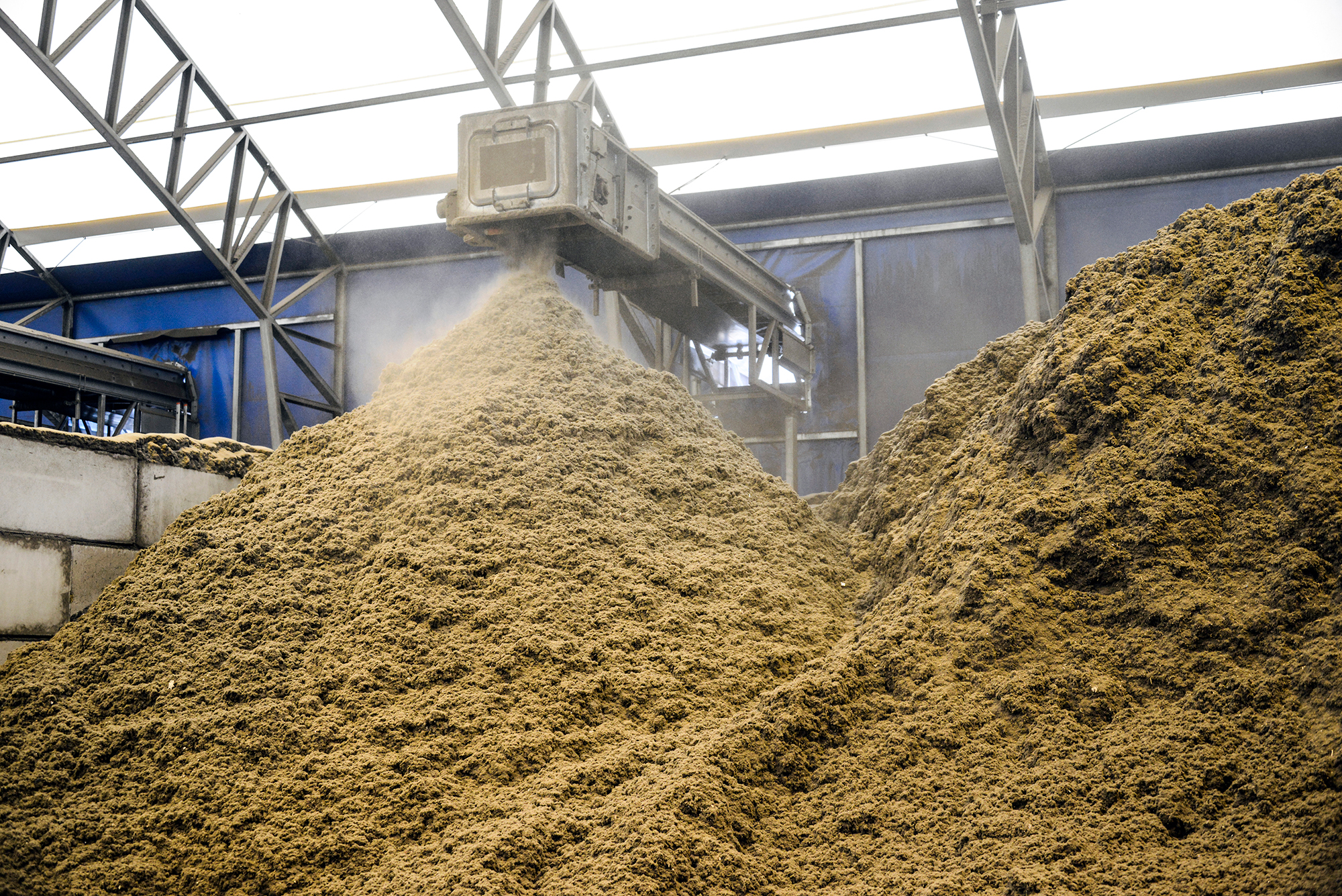 The shredder light fraction process in action at Stena Nordic recycling Center.